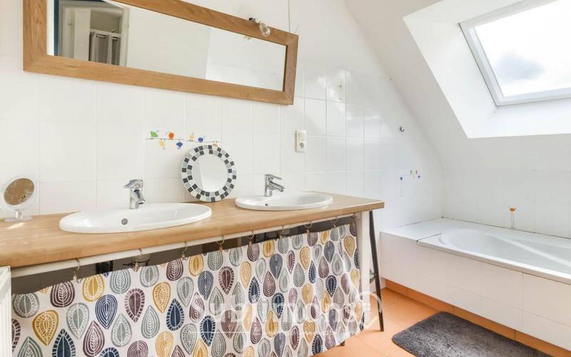 Maison traditionnelle - 124 m² - 6 pièces