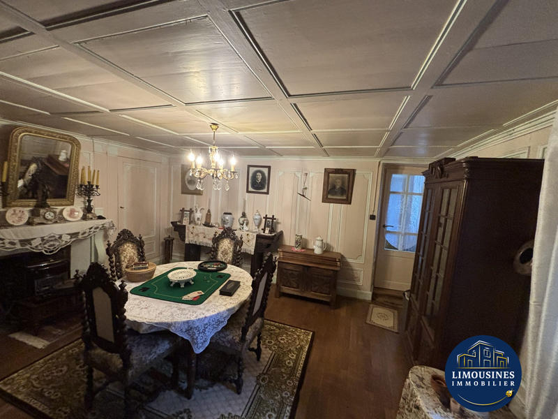 Maison - 224 m² - 8 pièces