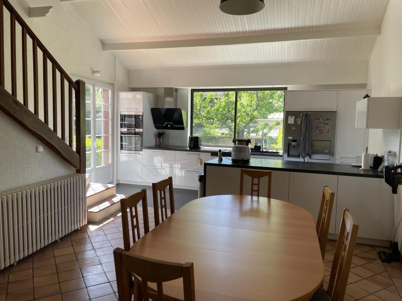 Maison - 180 m² - 8 pièces