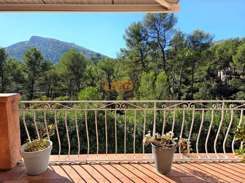 Propriété - 181 m² - 7 pièces