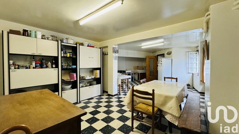 Maison - 302 m² - 12 pièces