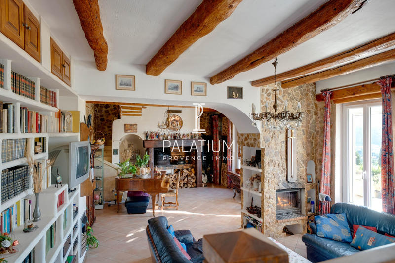 Maison - 284 m² - 12 pièces