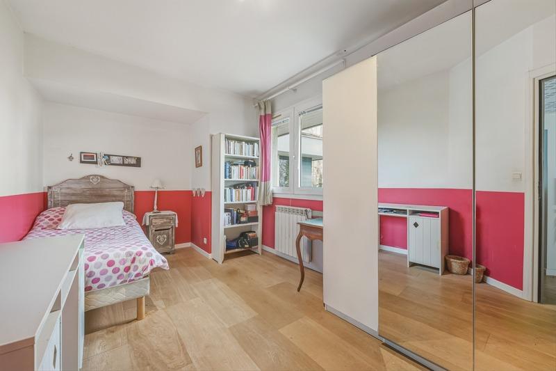 Maison - 237 m² - 6 pièces