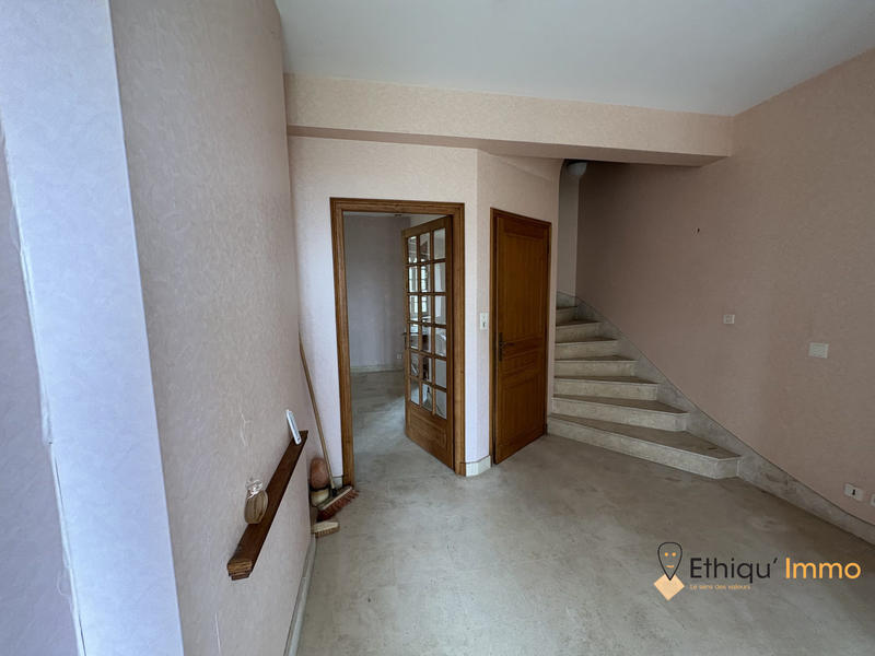 Maison traditionnelle - 290 m² - 8 pièces