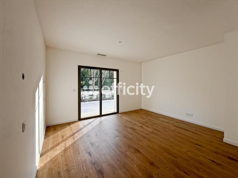 Villa - 273 m² - 8 pièces