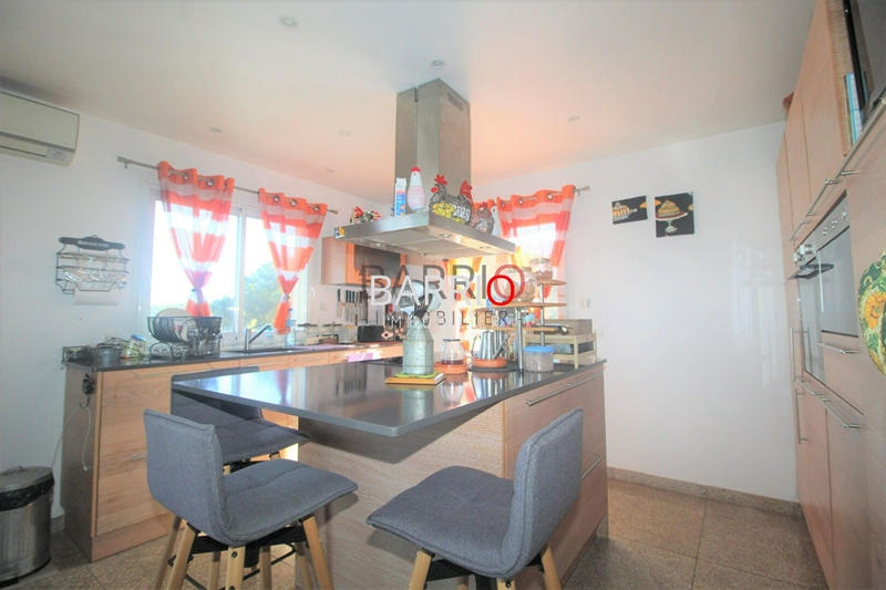 Maison - 360 m² - 10 pièces