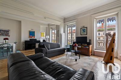 Appartement - 95 m² - 3 pièces