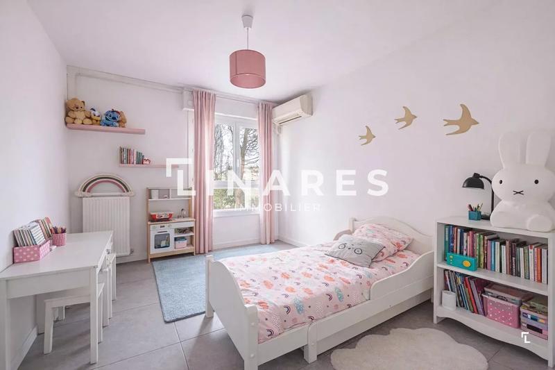 Appartement - 94 m² - 5 pièces