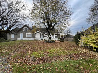 Maison - 270 m² - 8 pièces