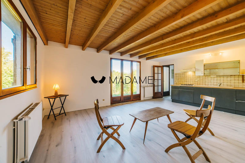 Maison - 200 m² - 8 pièces