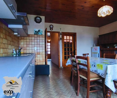 Maison traditionnelle - 110 m² - 5 pièces