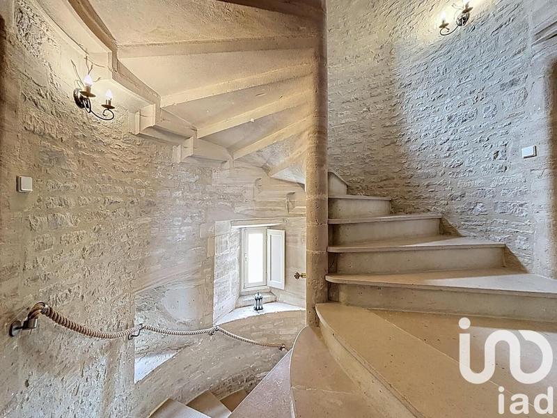 Maison - 640 m² - 14 pièces