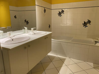 Maison - 238 m² - 6 pièces