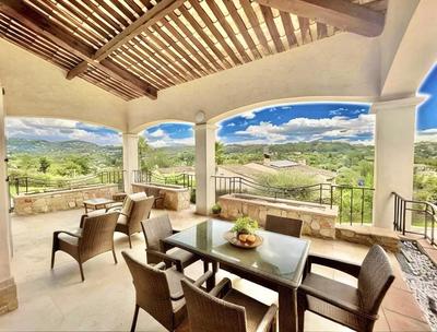 Villa - 305 m² - 8 pièces