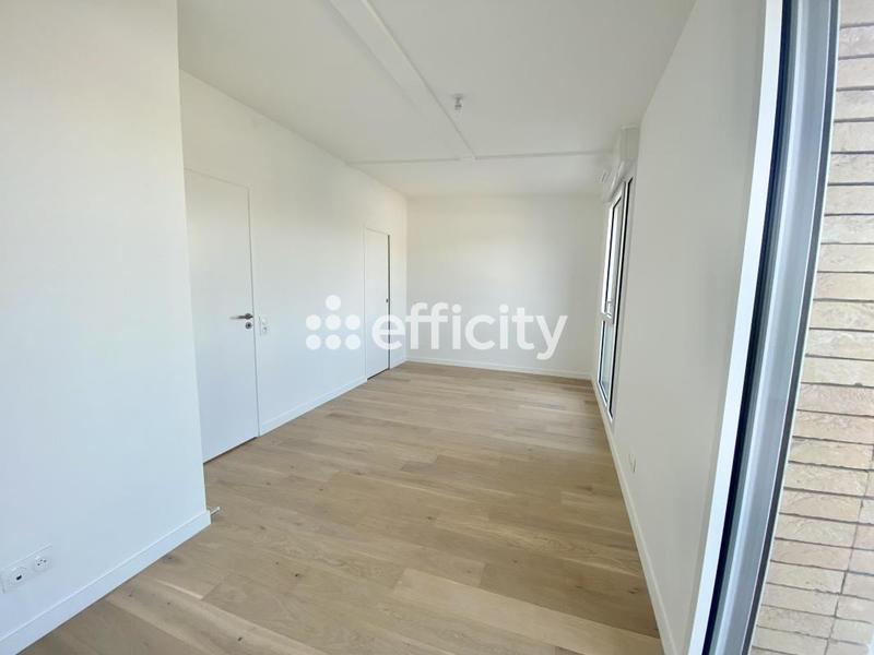 Appartement - 98 m² - 6 pièces