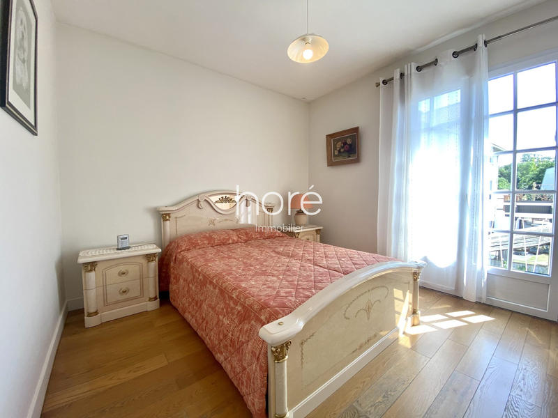 Maison traditionnelle - 179 m² - 6 pièces