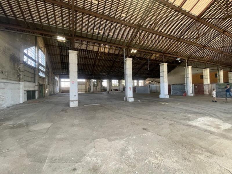 Local d'activité / Entrepôt - 1 700 m² - 1 pièce
