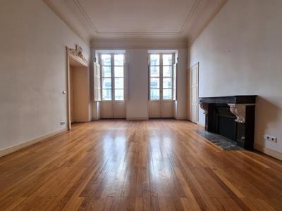 Appartement - 152 m² - 4 pièces