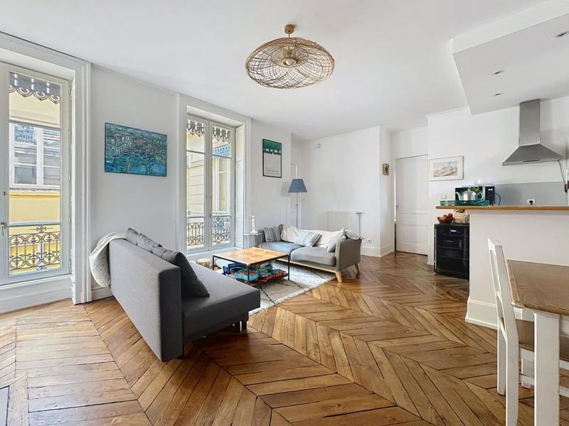 Appartement - 87 m² - 3 pièces