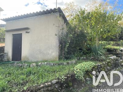 Maison - 77 m² - 9 pièces