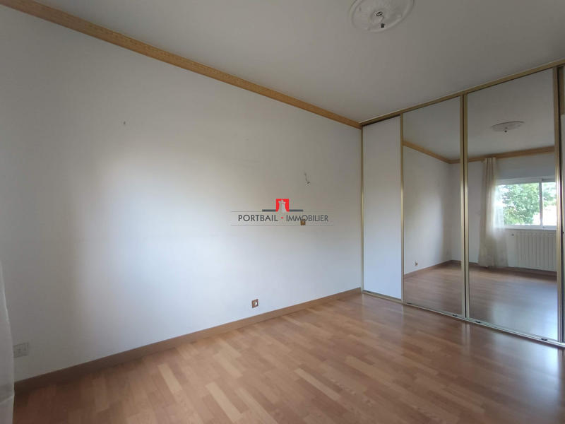 Maison traditionnelle - 175 m² - 6 pièces