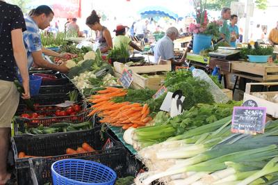 Marché traditionnel de la Place du Pin