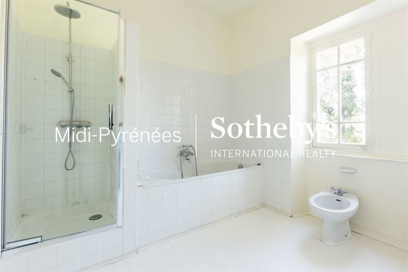 Maison de maîtres - 430 m² - 8 pièces