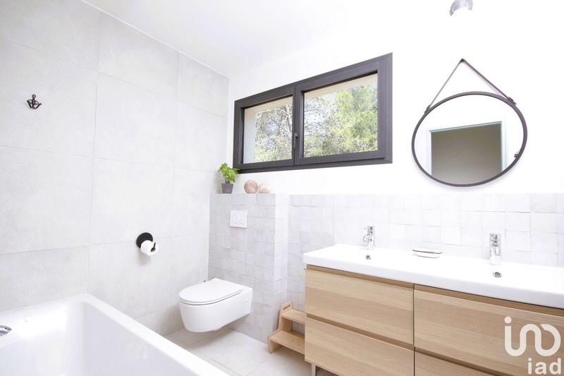 Maison - 300 m² - 10 pièces