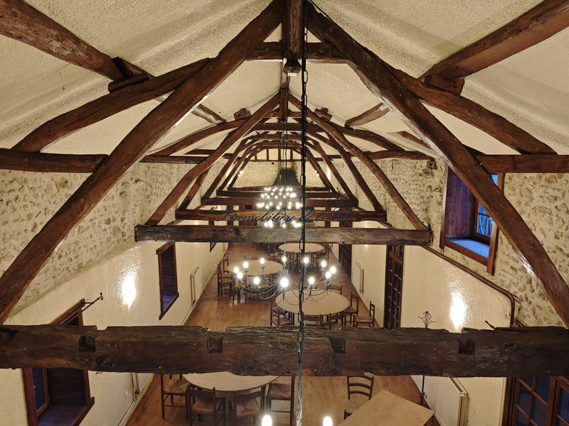 Maison - 535 m² - 14 pièces