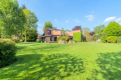 Maison - 200 m² - 9 pièces