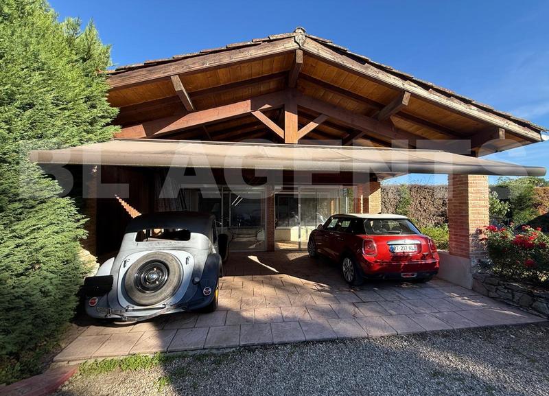 Maison - 634 m² - 21 pièces