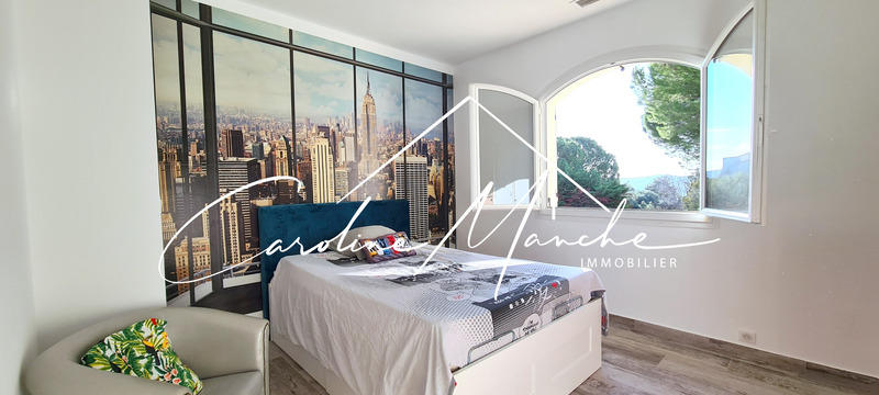 Maison - 250 m² - 8 pièces