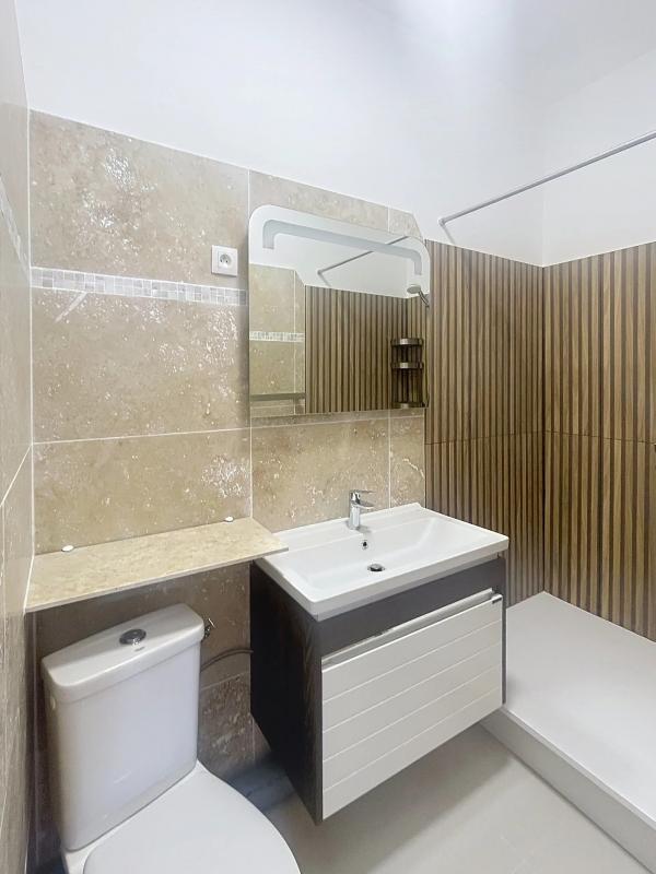 Maison - 216 m² - 8 pièces