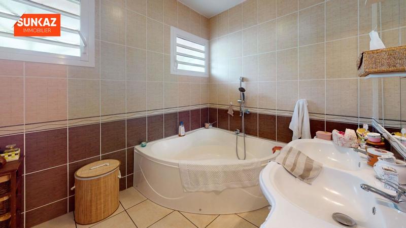 Appartement - 95 m² - 4 pièces