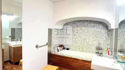 Appartement - 205 m² - 6 pièces