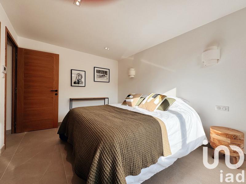 Maison - 207 m² - 7 pièces