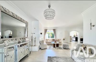 Maison - 175 m² - 7 pièces