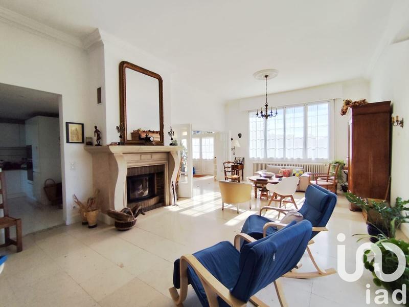 Maison - 303 m² - 9 pièces