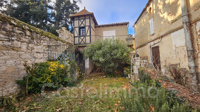 Maison - 210 m² - 6 pièces