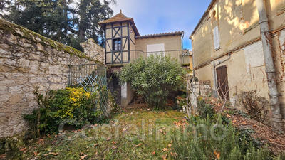 Maison - 210 m² - 6 pièces