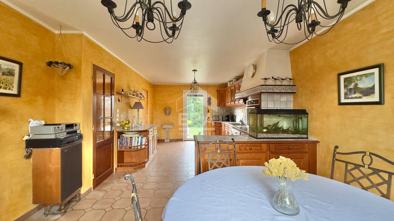 Maison - 140 m² - 6 pièces