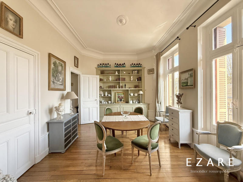 Appartement - 149 m² - 6 pièces