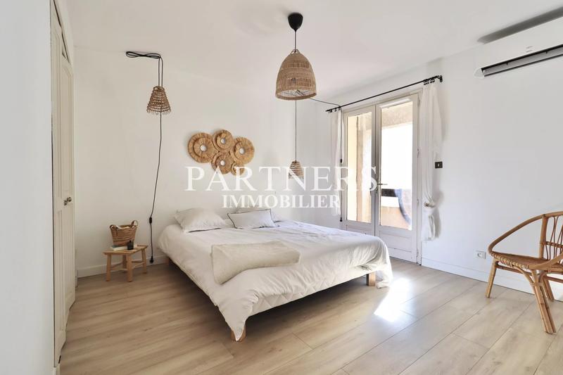 Maison - 198 m² - 5 pièces