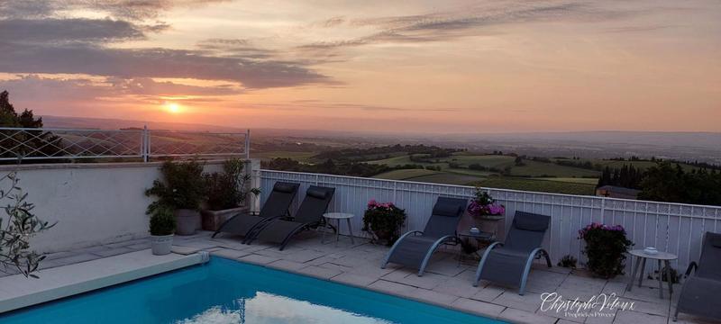 Maison - 288 m² - 8 pièces