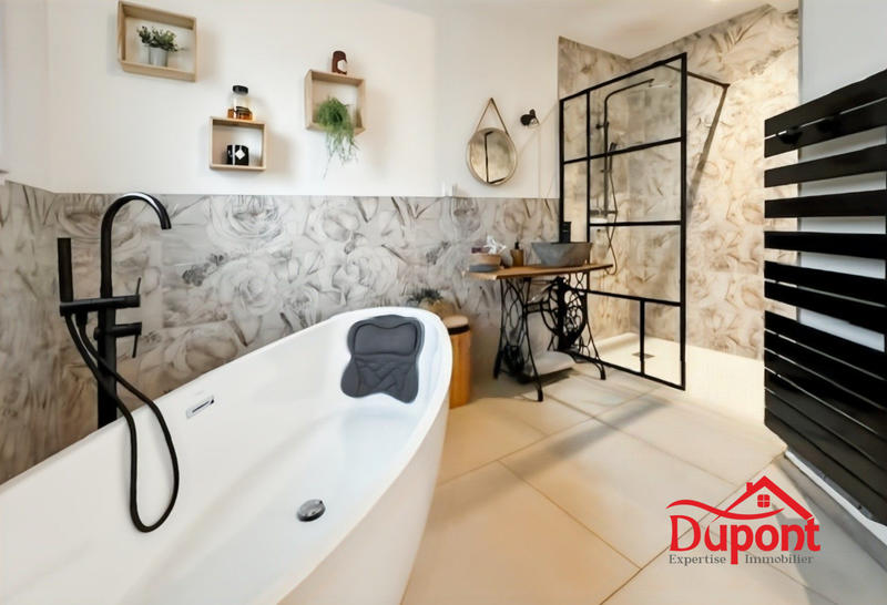 Maison - 145 m² - 6 pièces