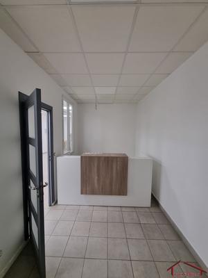 Local commercial - 126 m² - 2 pièces