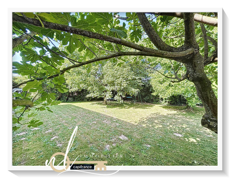 Terrain constructible - 800 m²