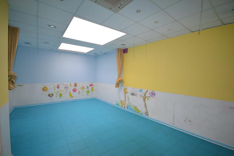 Local d'activités - 65 m² - 6 pièces