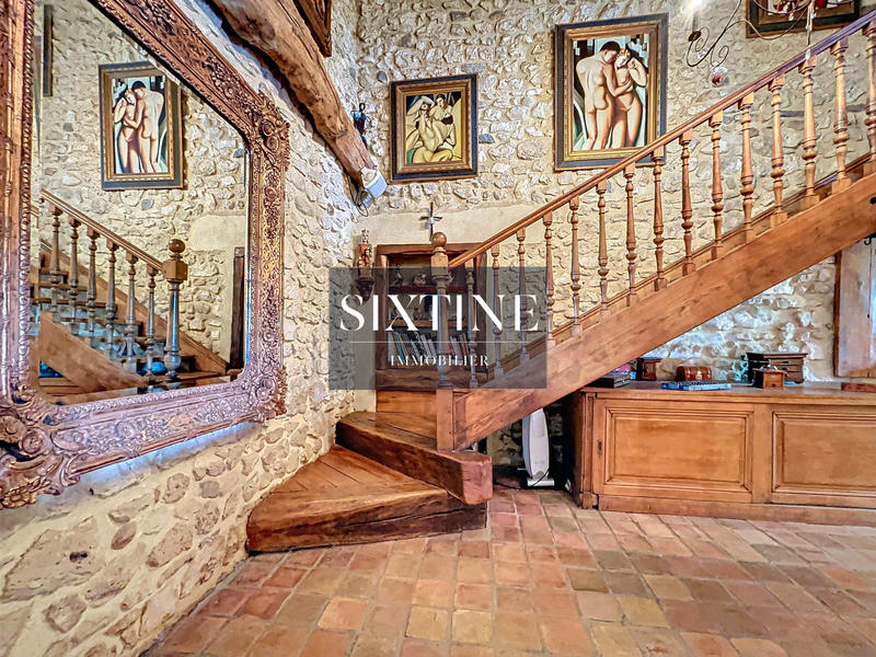 Maison ancienne - 552 m² - 10 pièces