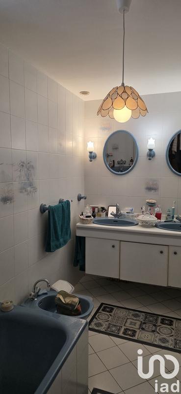 Maison - 228 m² - 10 pièces